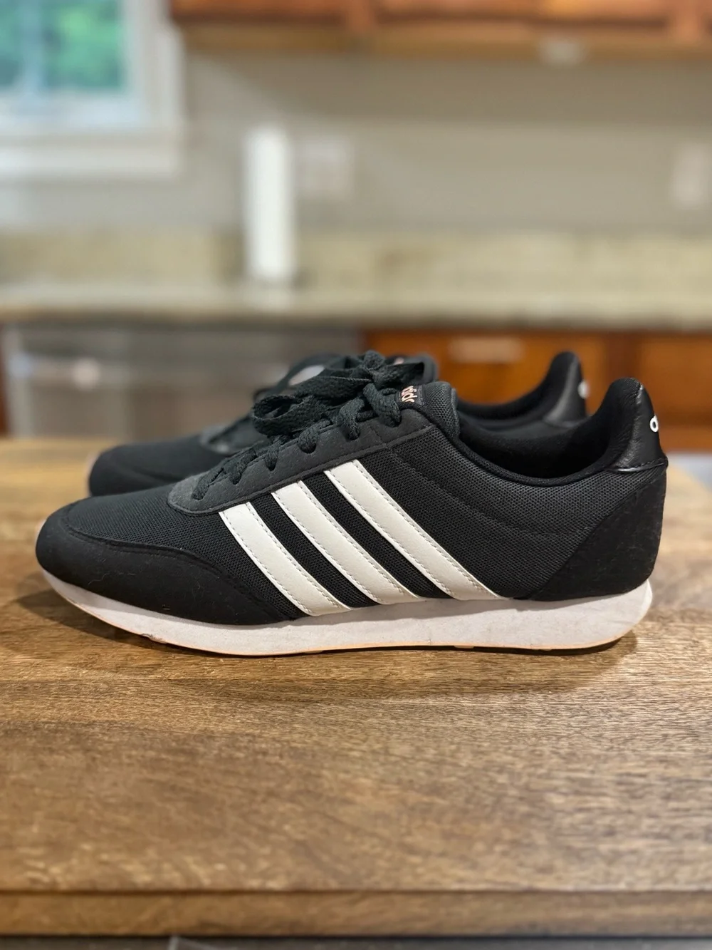 adidas classic low